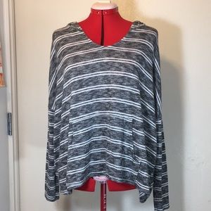 Out From Under Pullover Hooded Top, Sz Lg